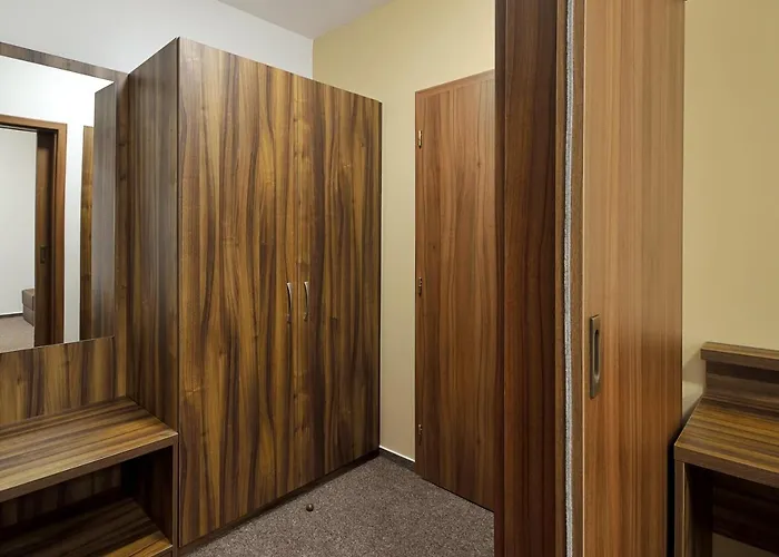 Kuzelna トルトノフ